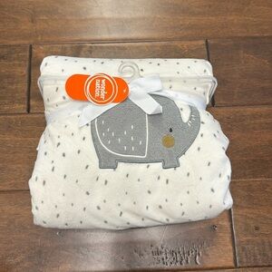 NWT baby blanket